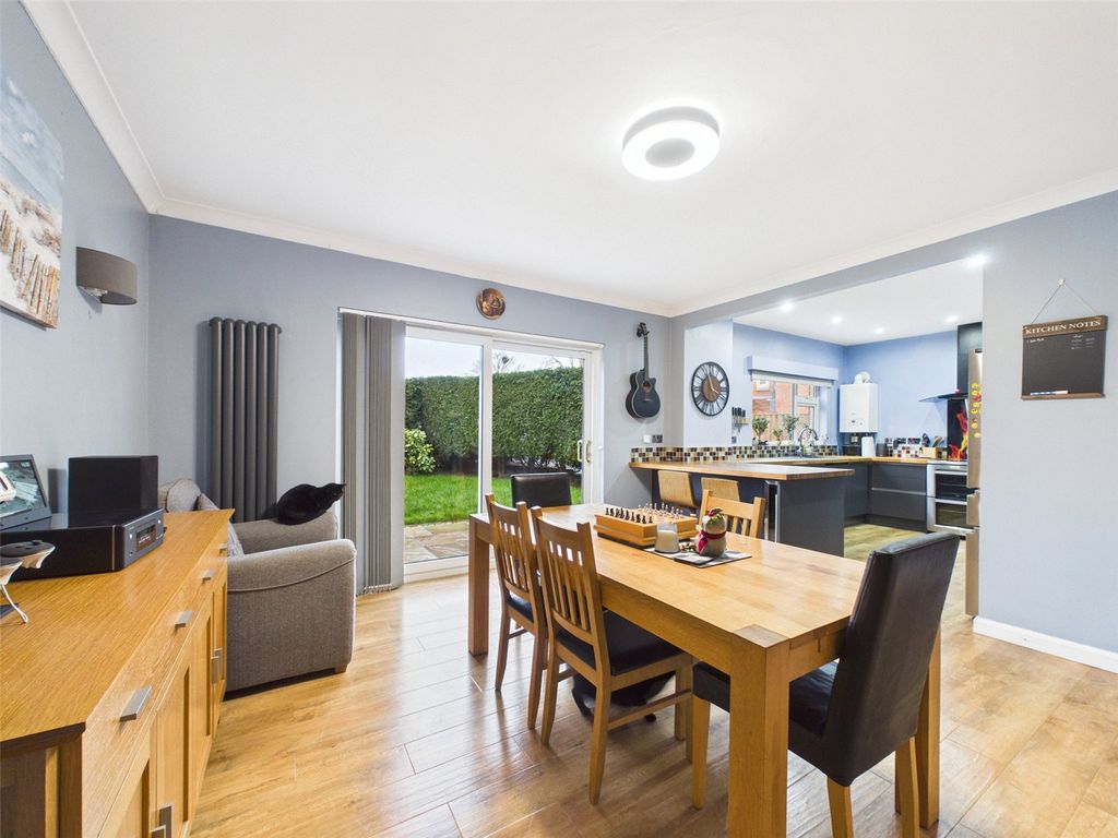 Property photo 2 of 15 Picture No. 04