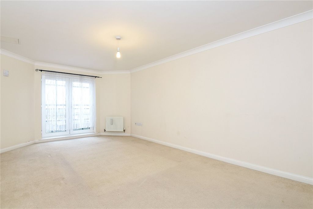 Property photo 3 of 8 Bedroom