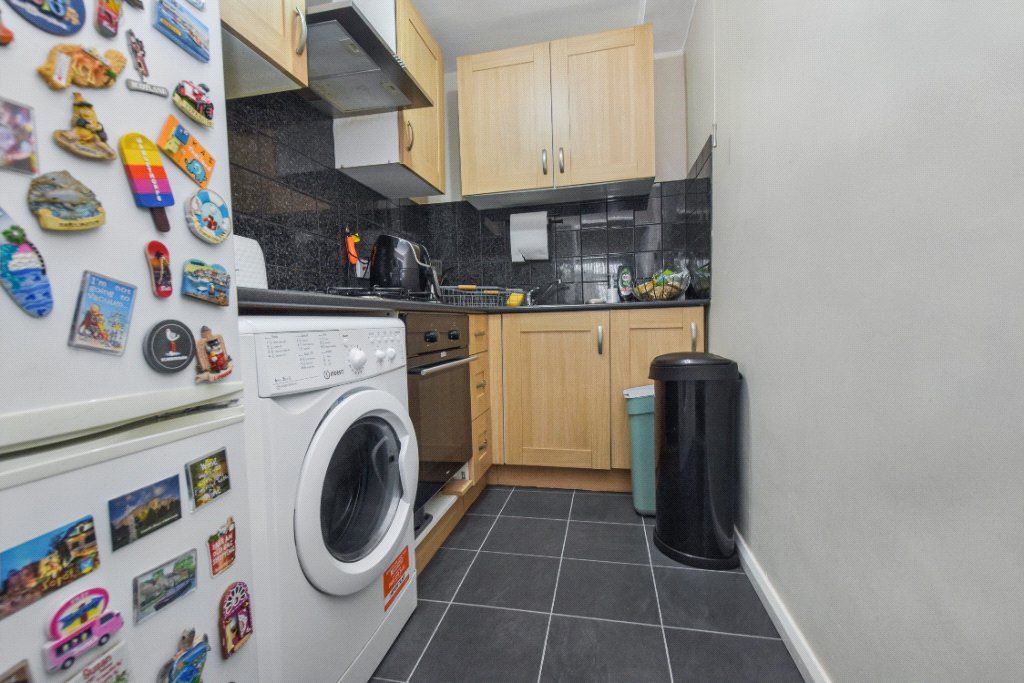Property photo 3 of 9 Kitchen