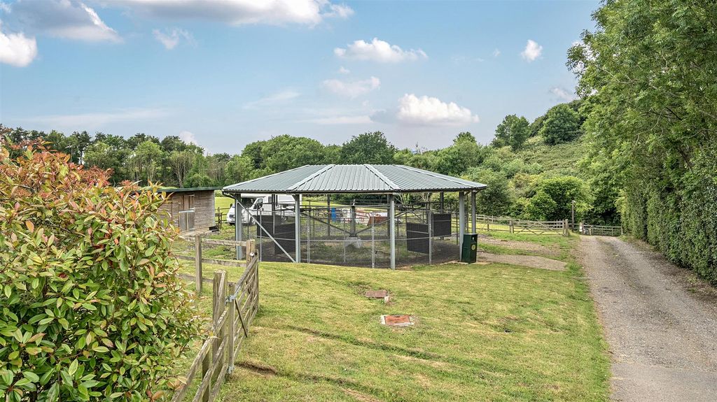 Property photo 3 of 37 Horse Walker x5 Bay.Jpg