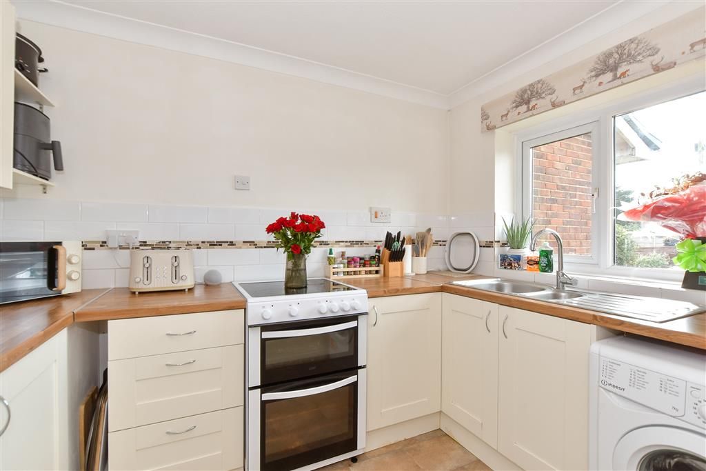 Property photo 3 of 8 Kitchen