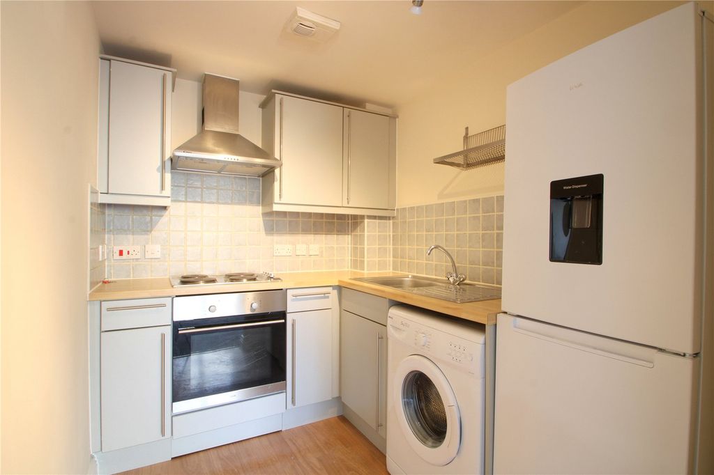 Property photo 2 of 9 Kitchen