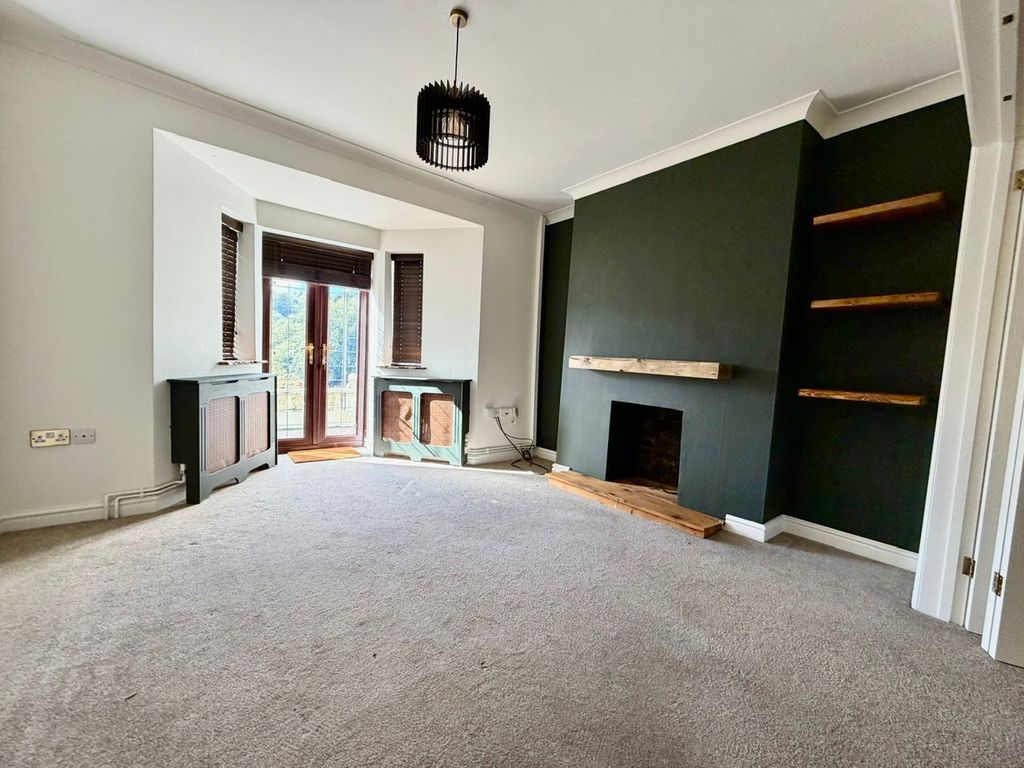 Property photo 2 of 44