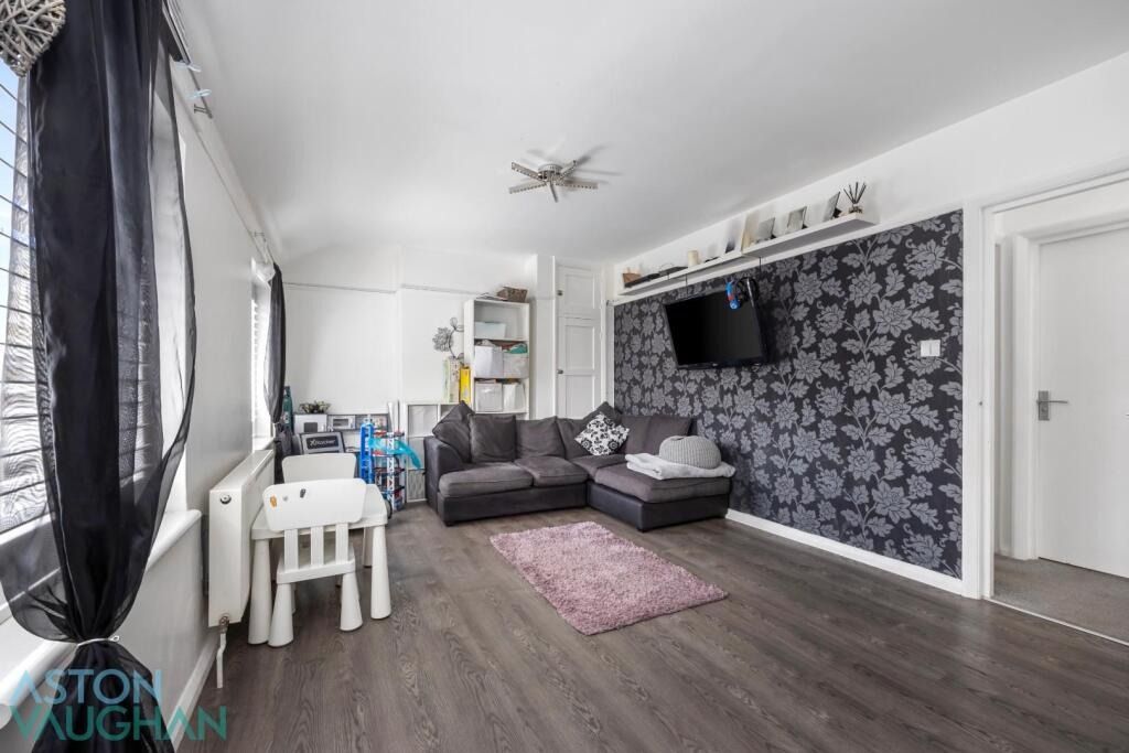 Property photo 3 of 22 4540982