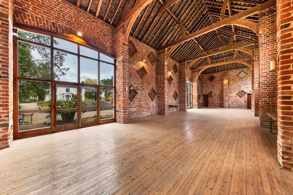 Property photo 3 of 24 Image