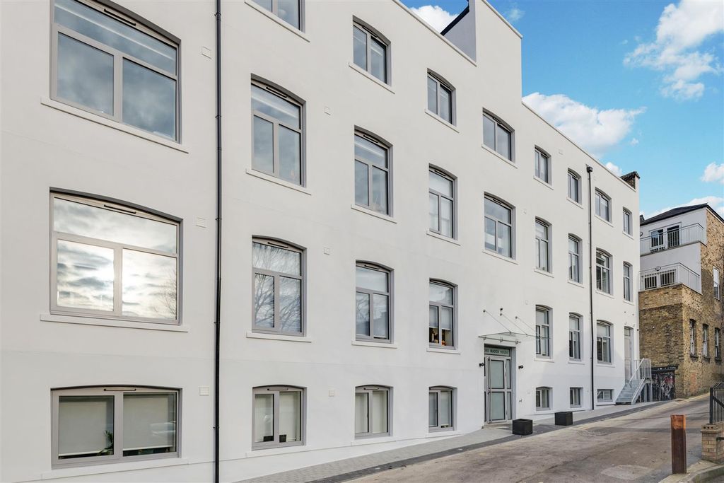 Property photo 1 of 16 Highres2111574.Jpg