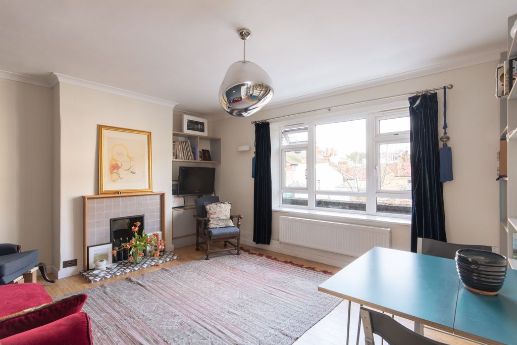 Property photo 1 of 9
