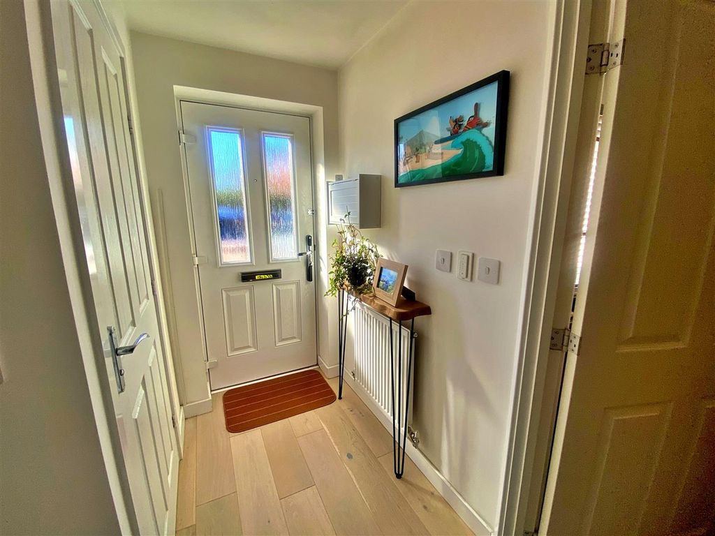 Property photo 2 of 14 Hall 1.Jpg