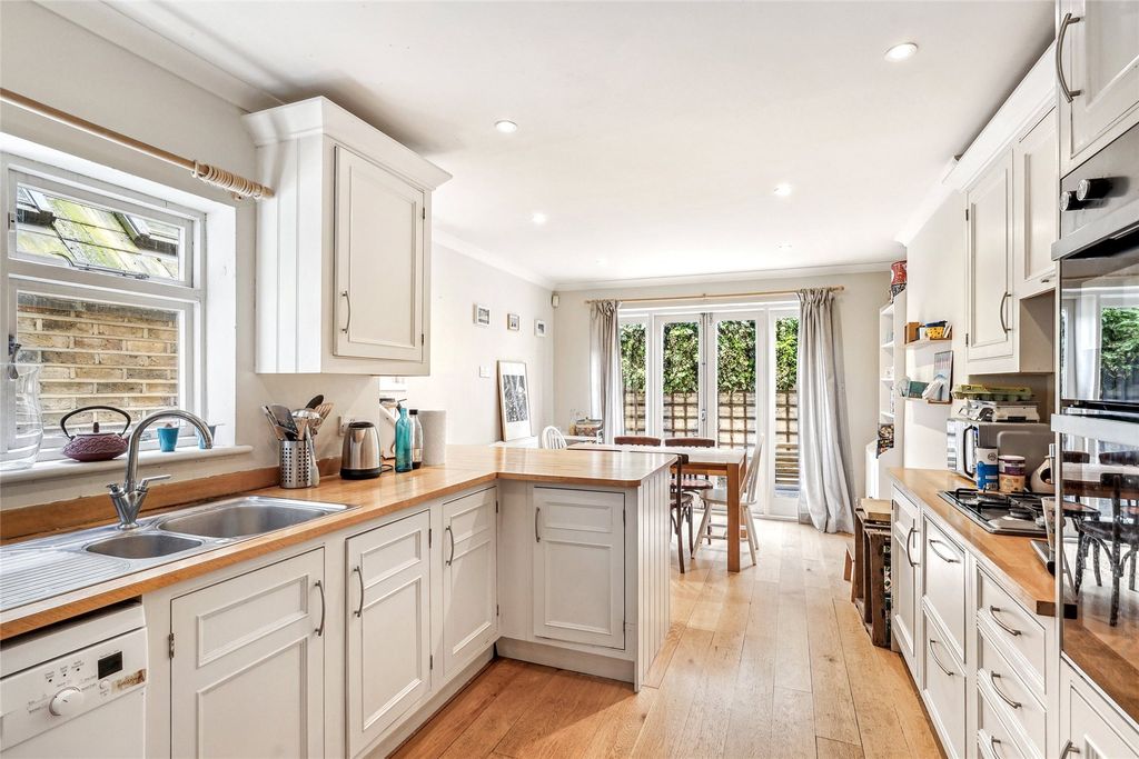 Property photo 3 of 15 Kitchen
