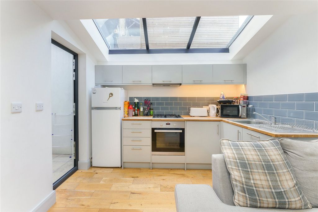 Property photo 2 of 14 Picture No. 08