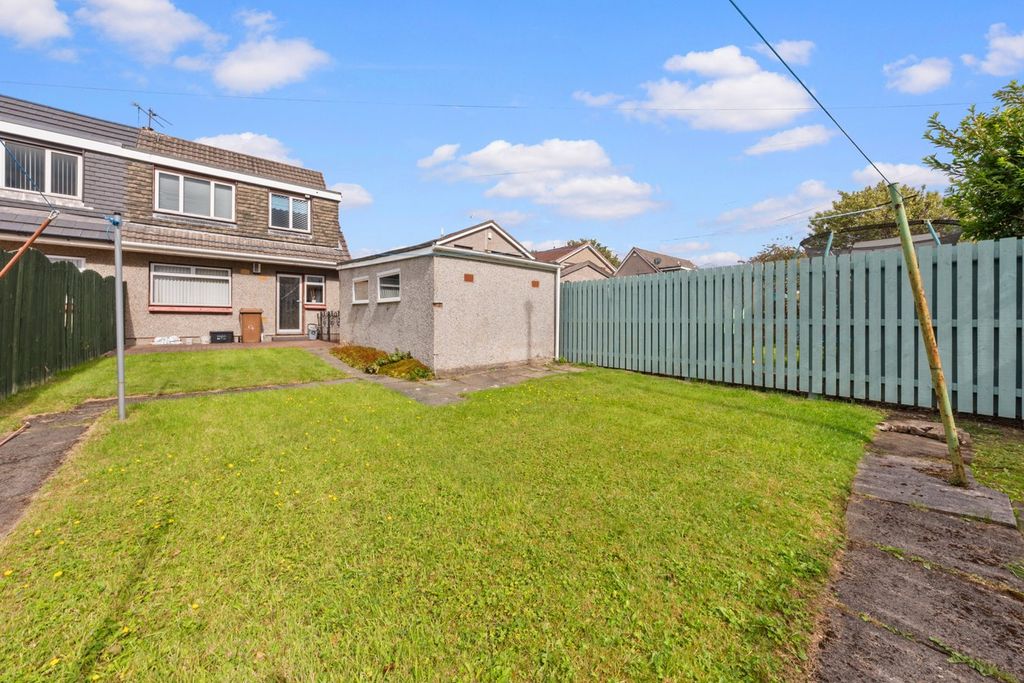 Property photo 3 of 27