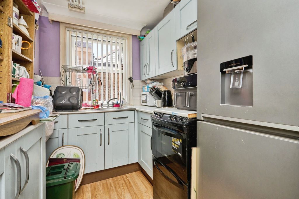 Property photo 2 of 18