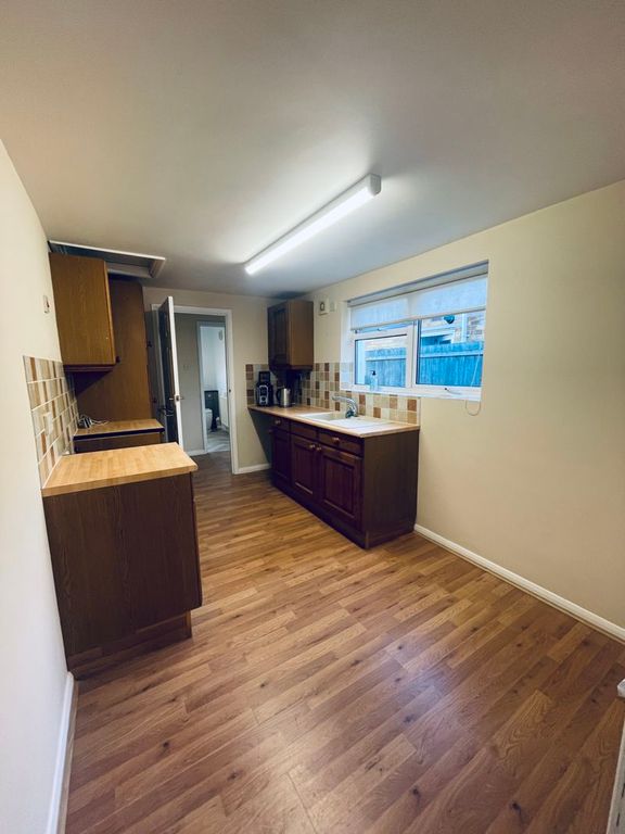 Property photo 3 of 8 Photo 4