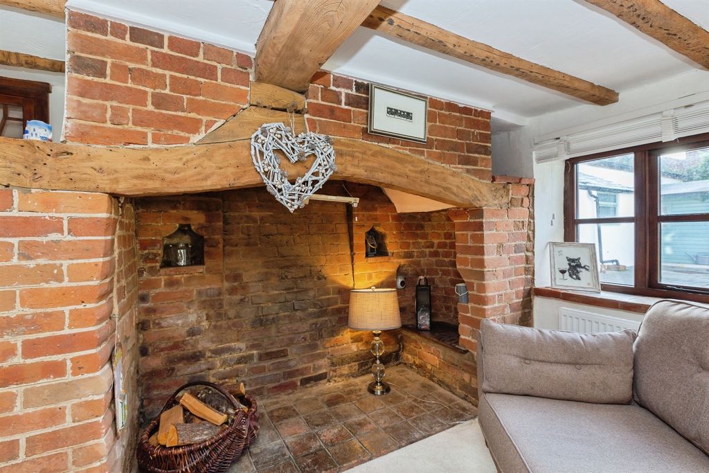 Property photo 3 of 34