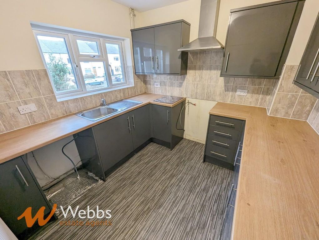 Property photo 3 of 19 Kitchen 1.Jpg