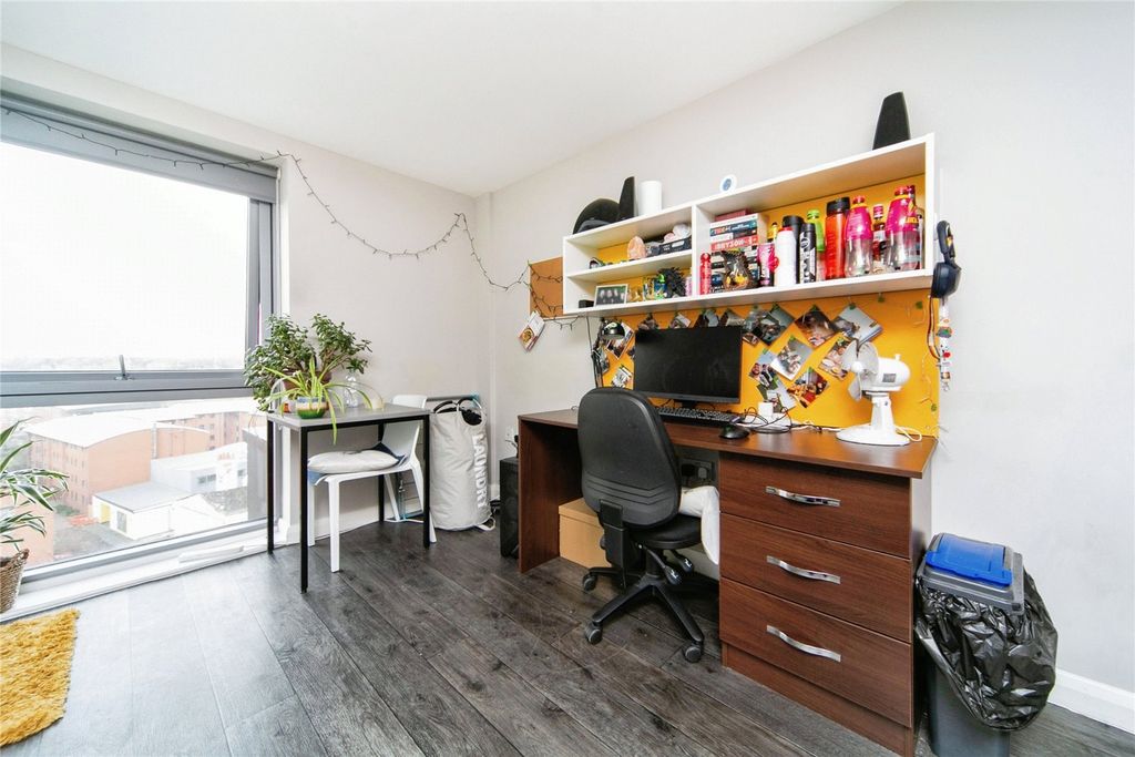 Property photo 3 of 17 Picture No. 04