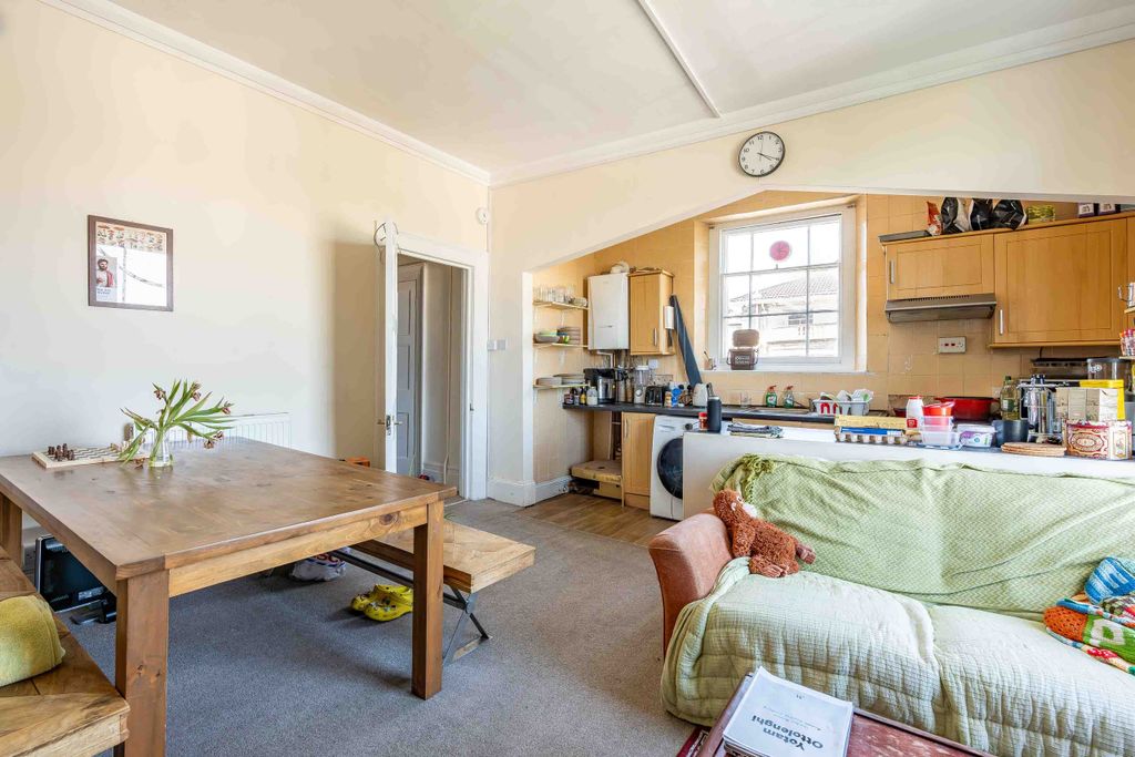 Property photo 3 of 10 Photo 3