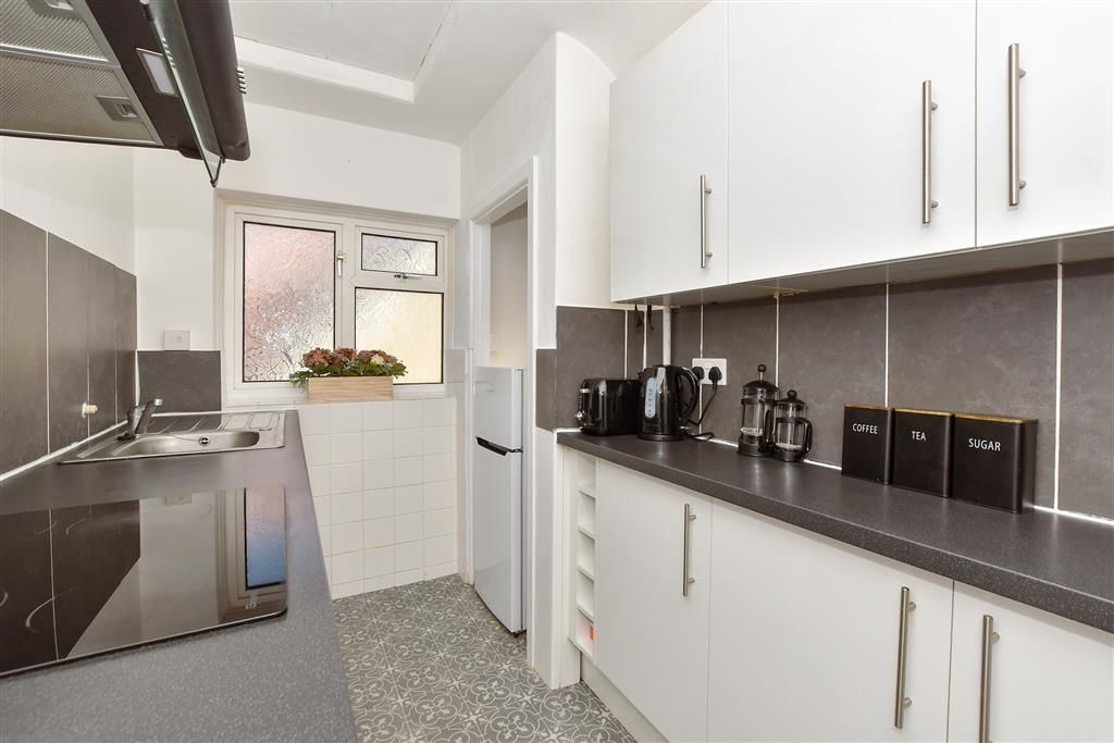 Property photo 2 of 10 Kitchen