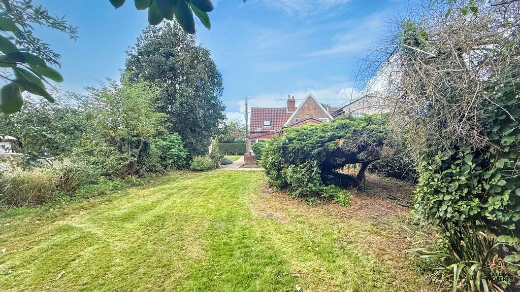 Property photo 3 of 28