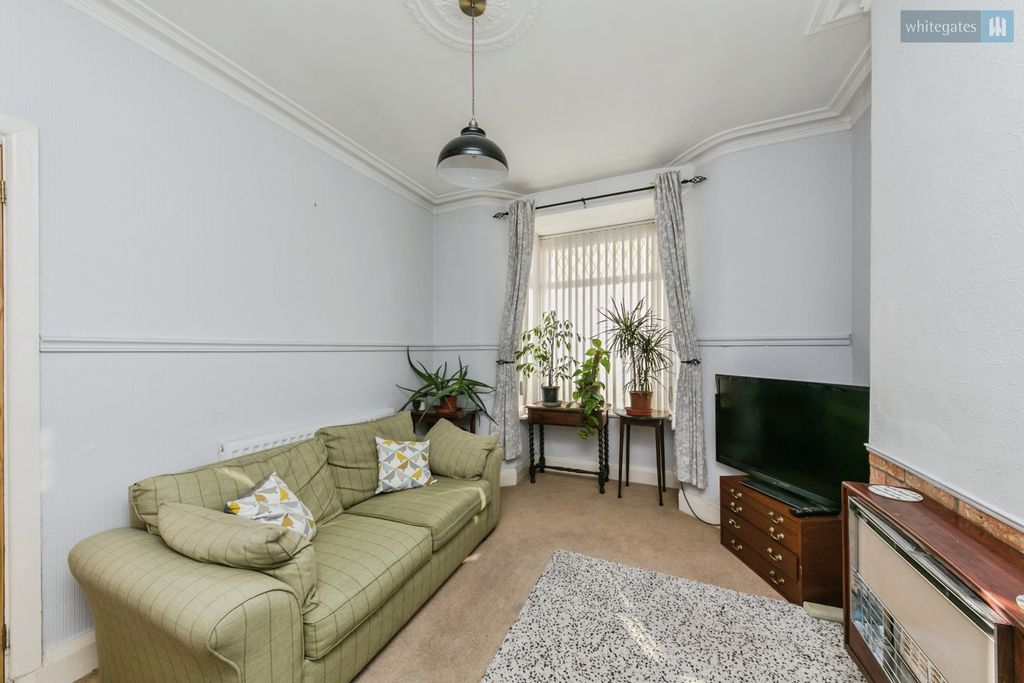 Property photo 3 of 14 Pbox-Img.Jpg