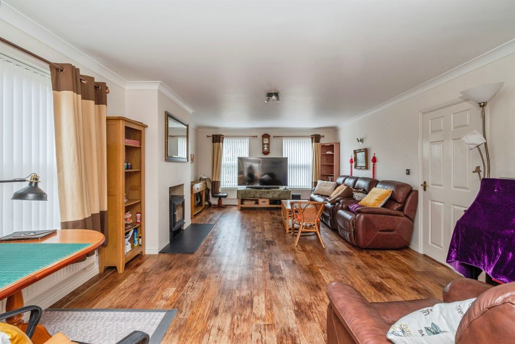 Property photo 3 of 19