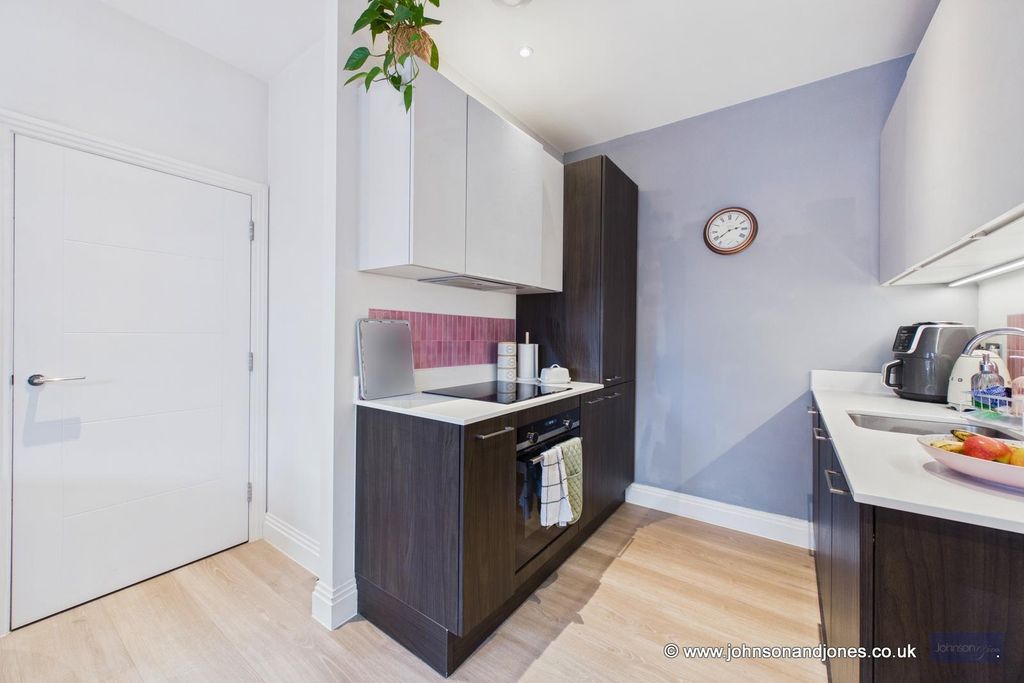 Property photo 3 of 15 3 Kitchen.Jpg