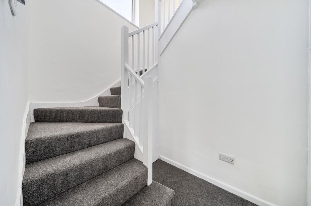Property photo 3 of 15 Oakmount Road 67 (10).Jpg
