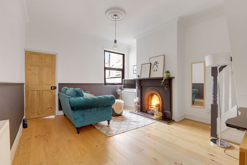 Property photo 3 of 16