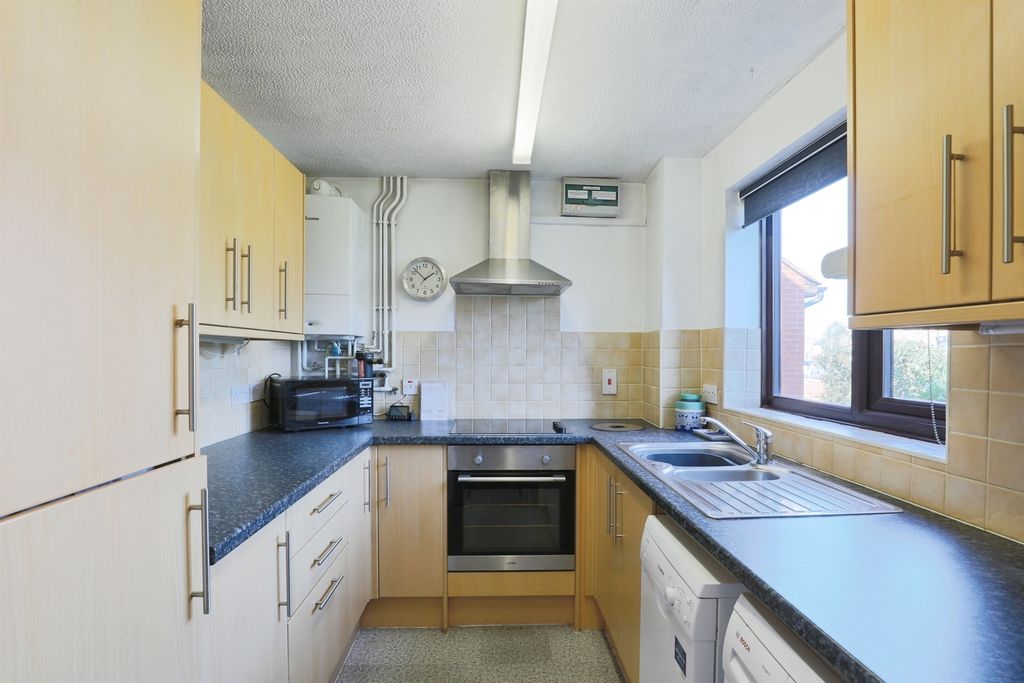 Property photo 3 of 17