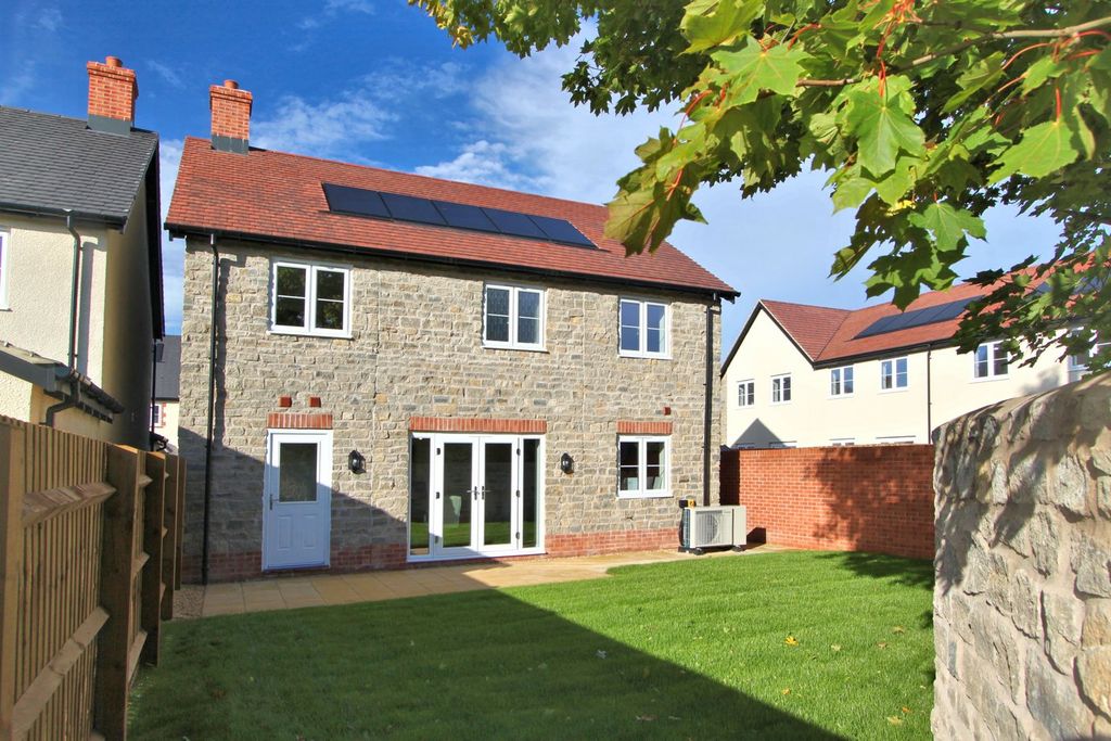 Property photo 1 of 19