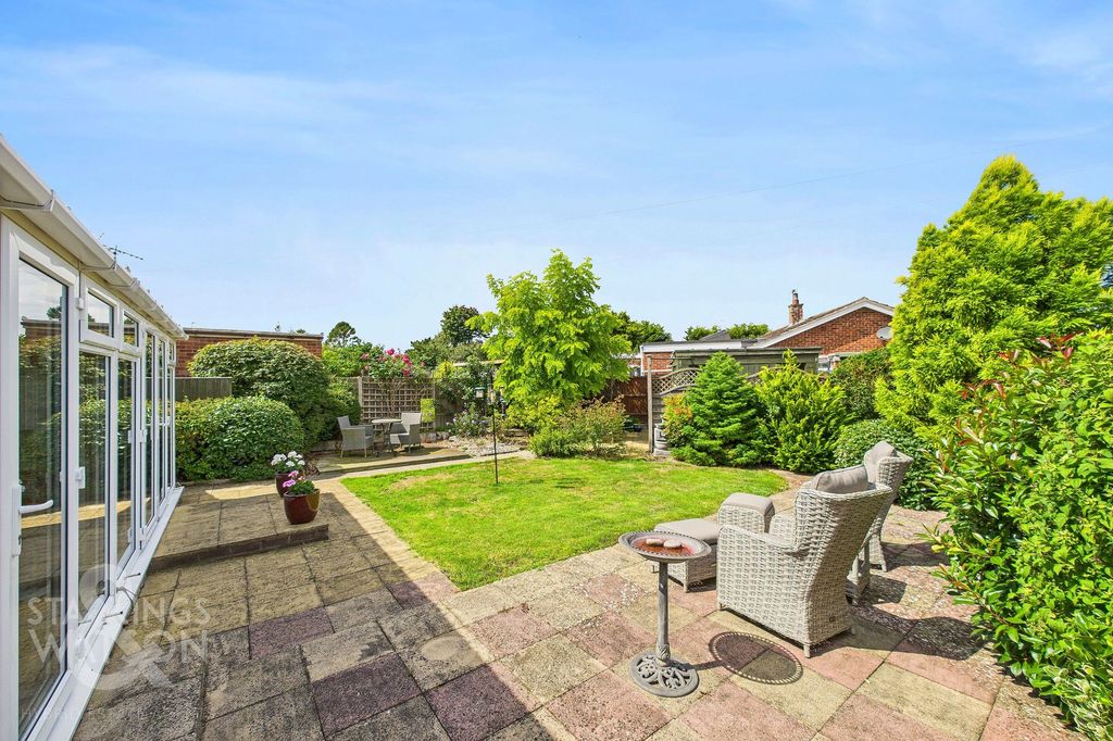 Property photo 2 of 21