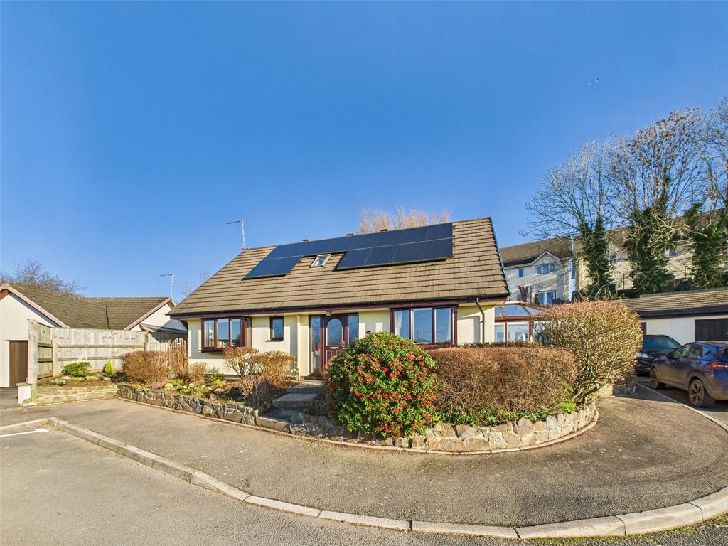 Property photo 1 of 21 Front