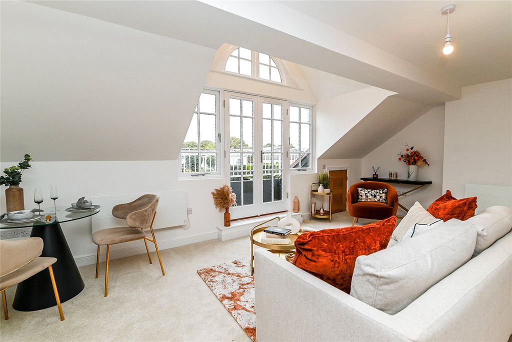 Property photo 2 of 21 Picture No. 49