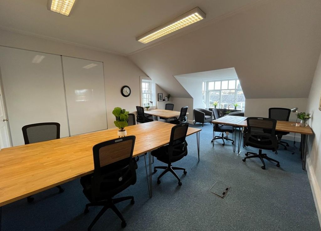 Property photo 3 of 11 2.Jpg