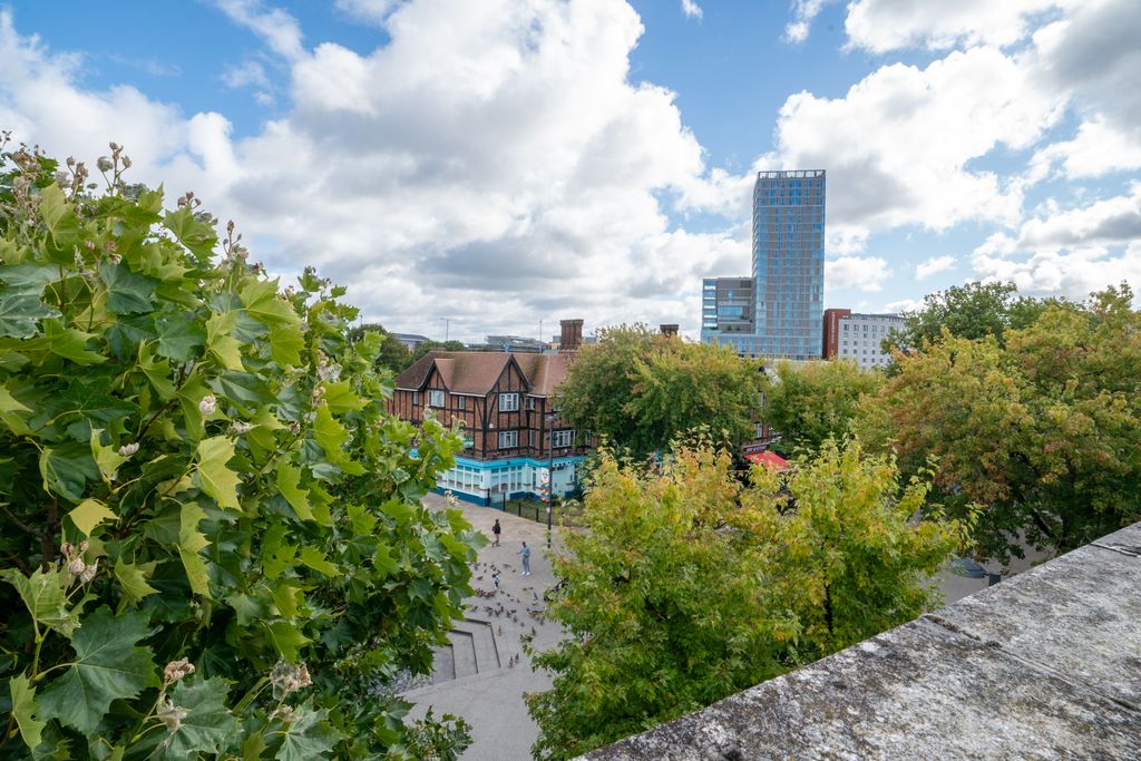 Property photo 2 of 8