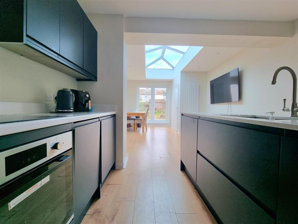 Property photo 2 of 17 Kitchen
