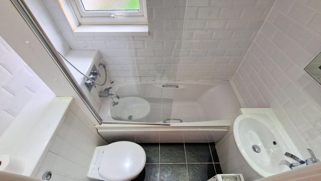 Property photo 2 of 8 Property Photo