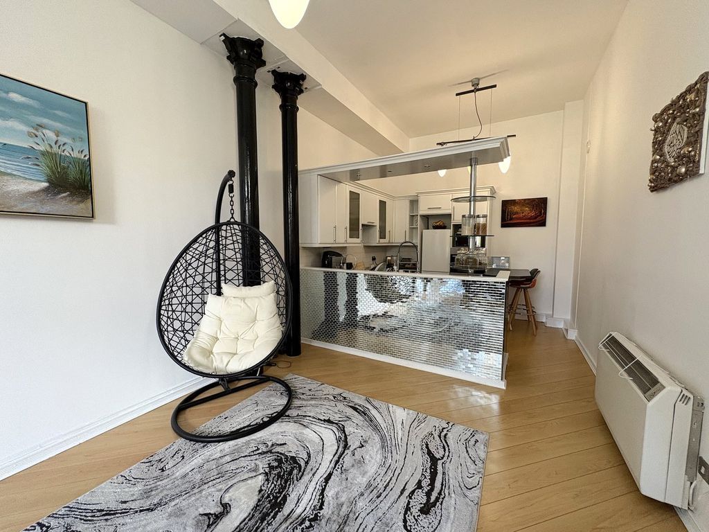 Property photo 2 of 26