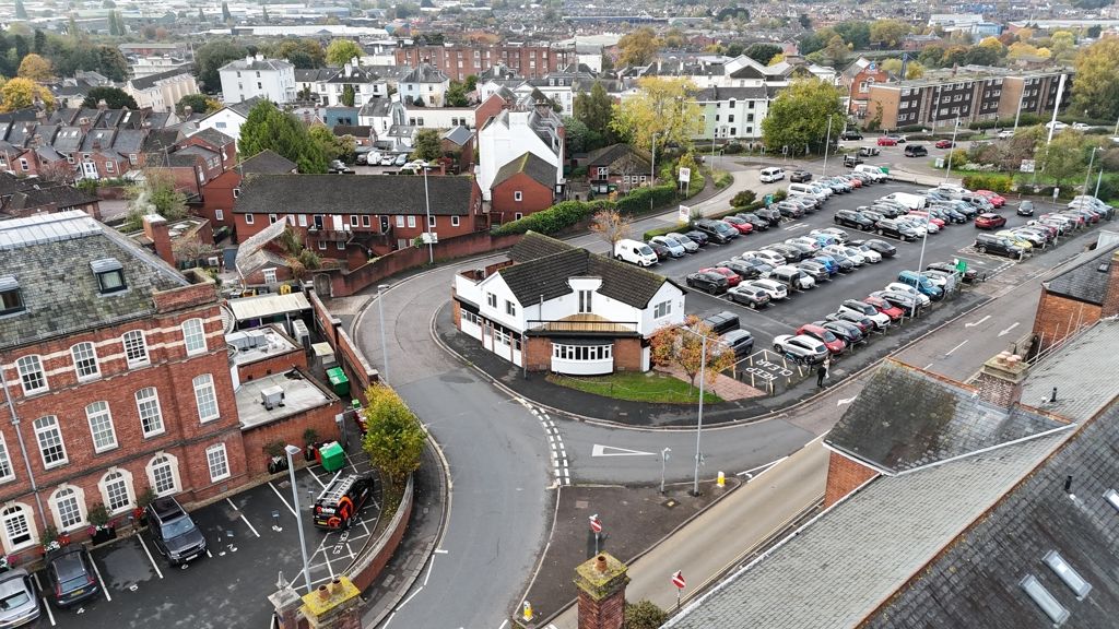 Property photo 2 of 34 Photo 43