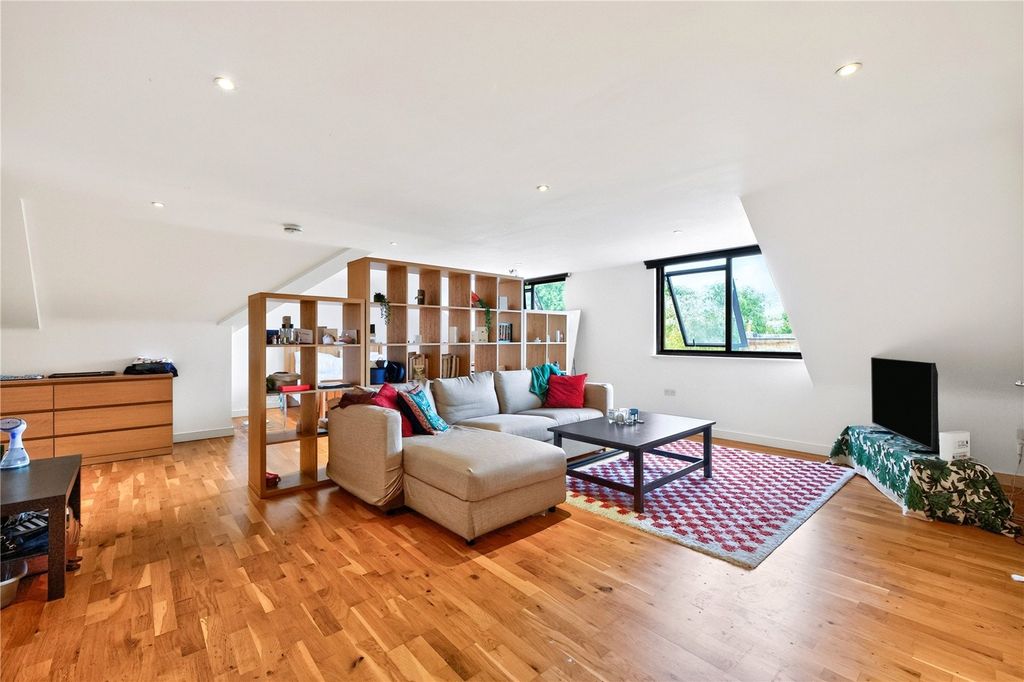 Property photo 1 of 20 Studio