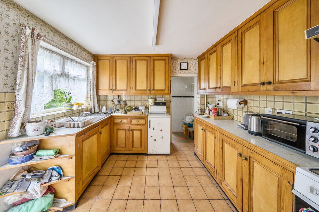 Property photo 2 of 16 1447593-10-69E612...