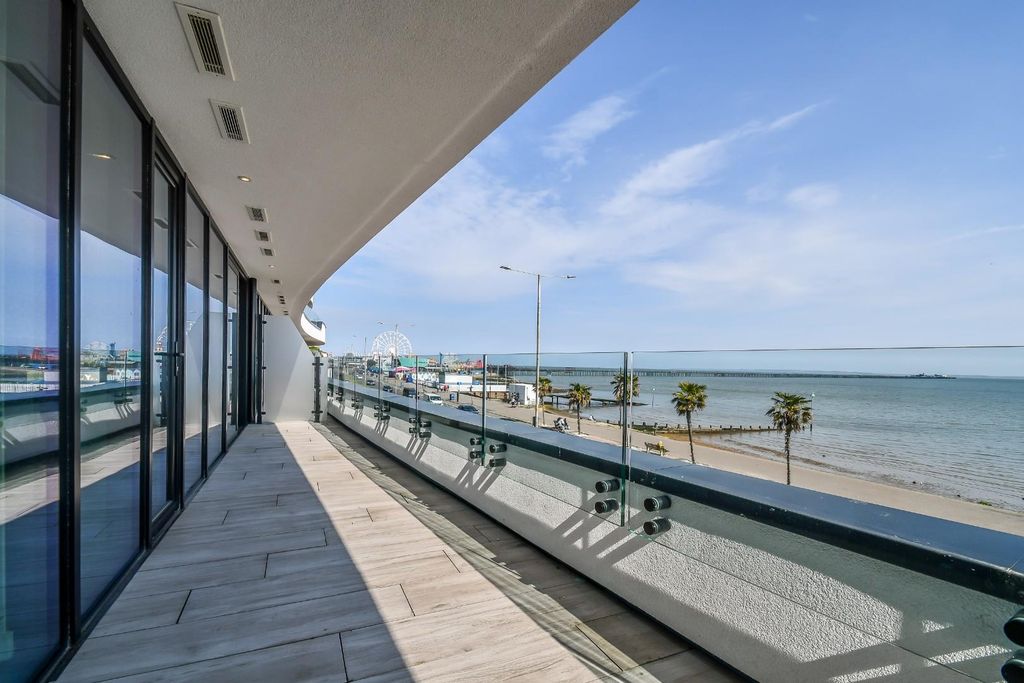 Property photo 2 of 27 Balcony