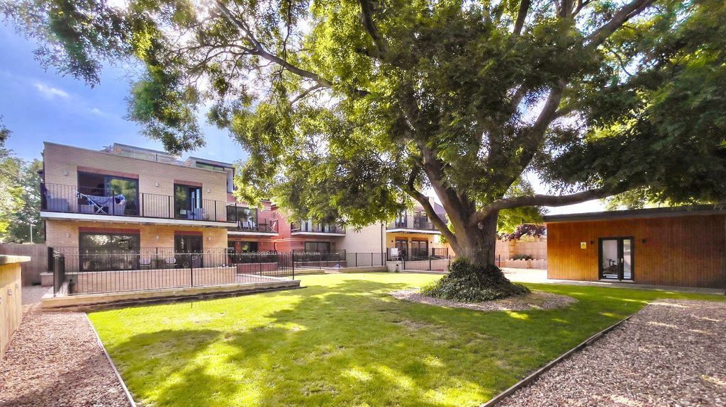 Property photo 1 of 29