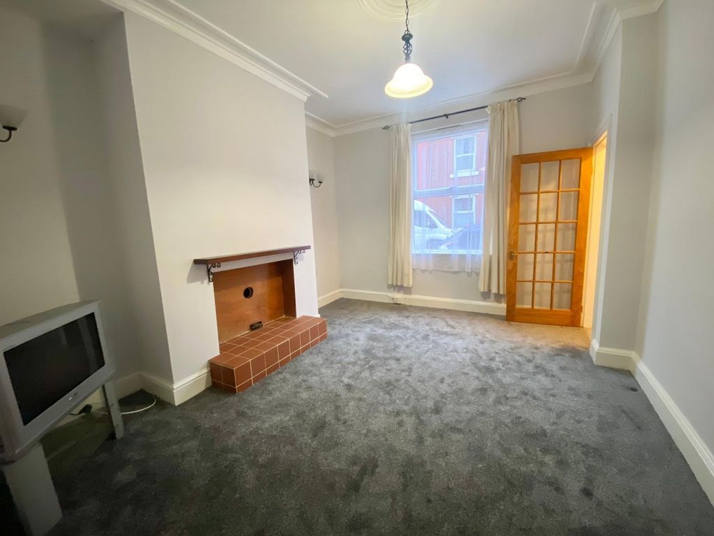 Property photo 2 of 8 Image