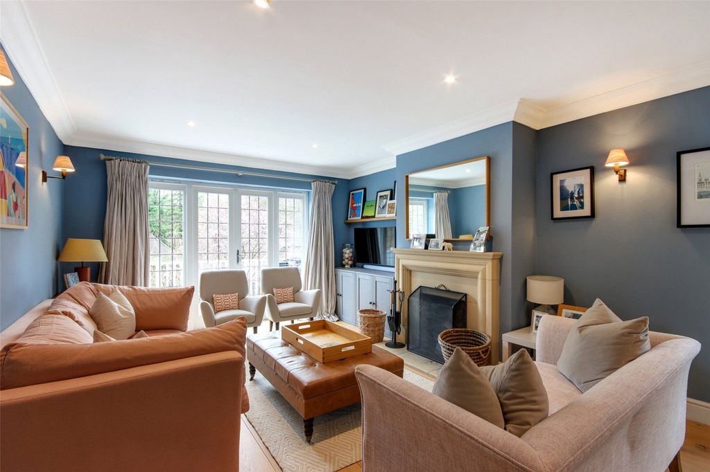 Property photo 3 of 21 Sitting Room