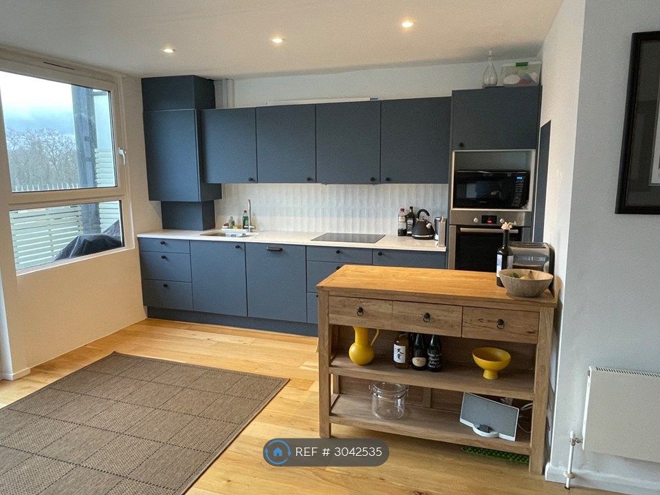 Property photo 2 of 12 Kitchen