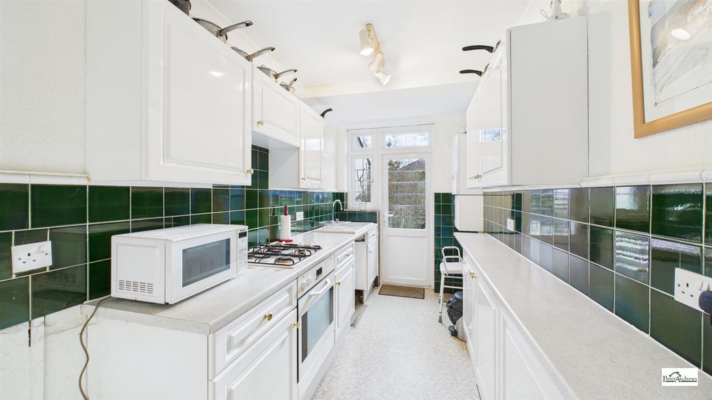 Property photo 3 of 16 Cam02085G0-Pr0233-Still005.Jpg