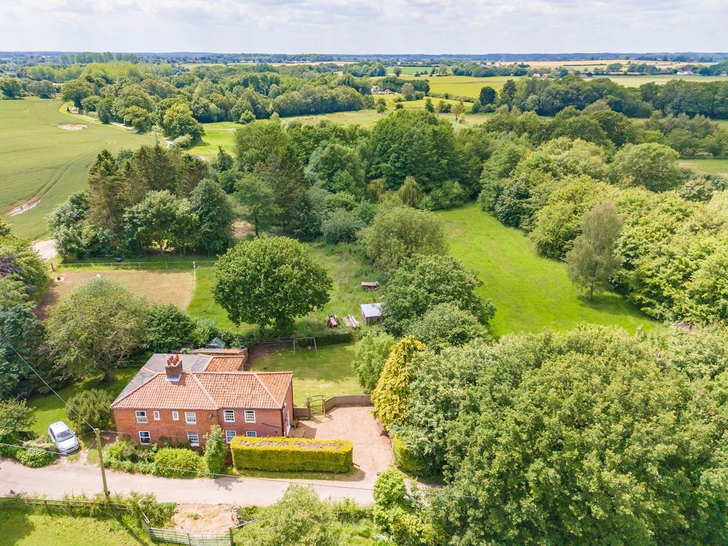 Property photo 2 of 24