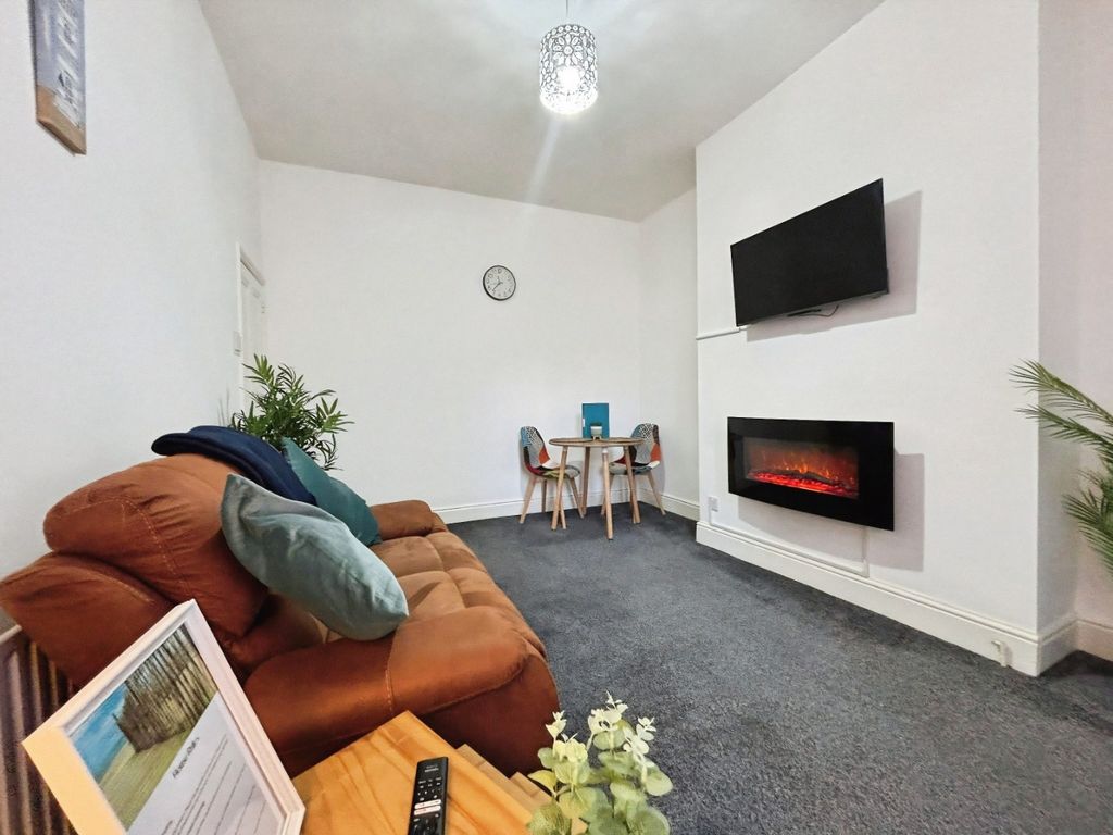 Property photo 3 of 15 4557322