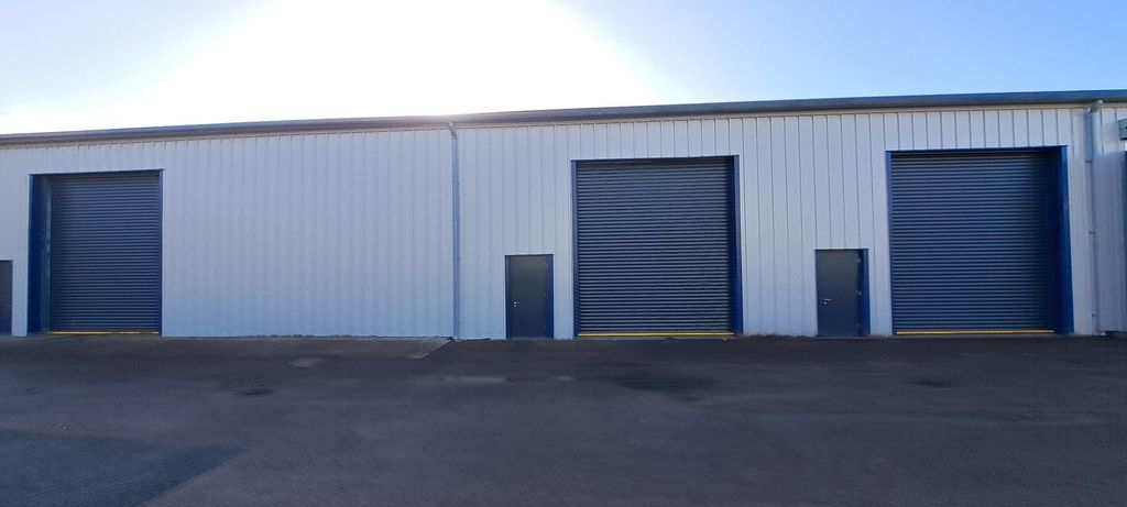 Property photo 3 of 7 Unit 9 /9A